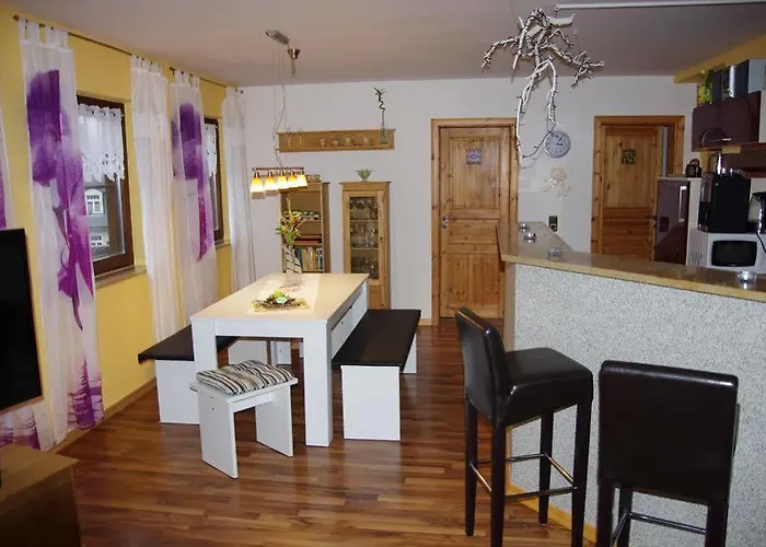 Am Schloss Im Erzgebirge * Lauenstein